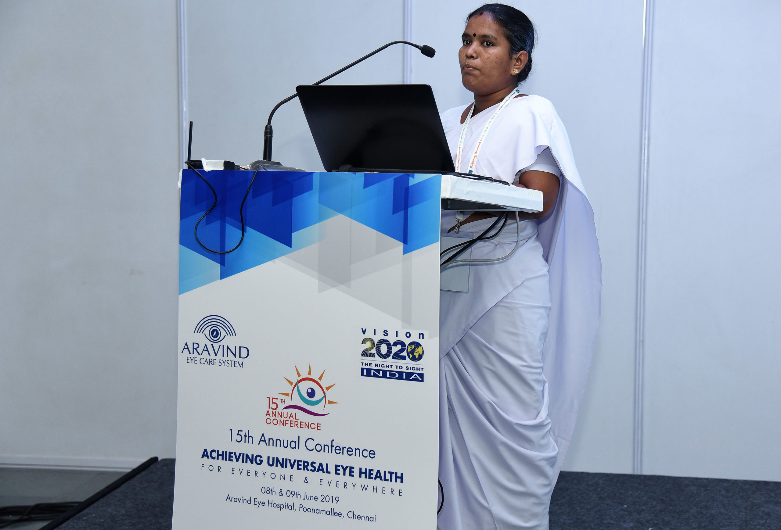 AOP presenting her paper at a national level conference. Photo Credit: Rajkumar, Aravind Eye Care System
