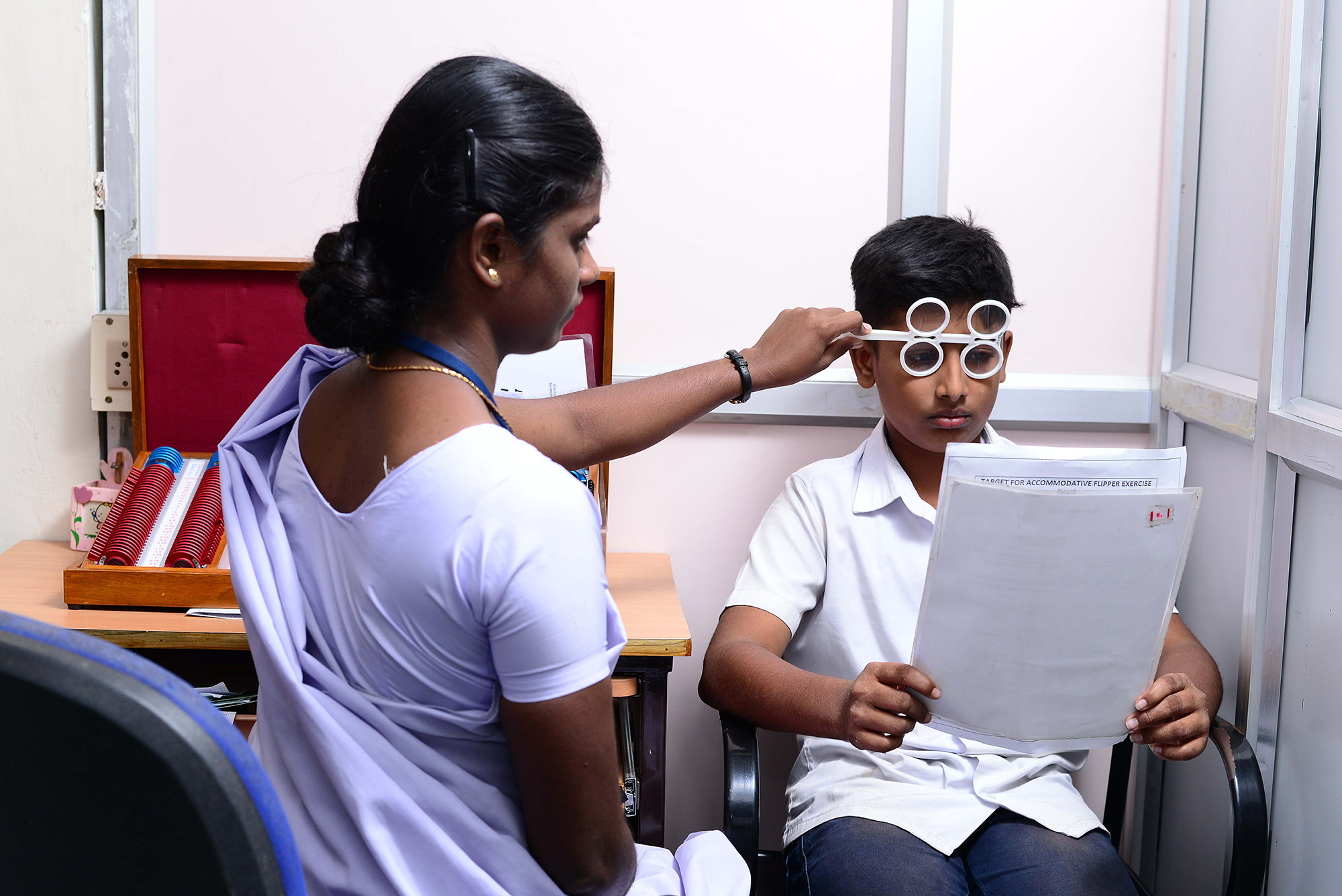 Binocular vision examination