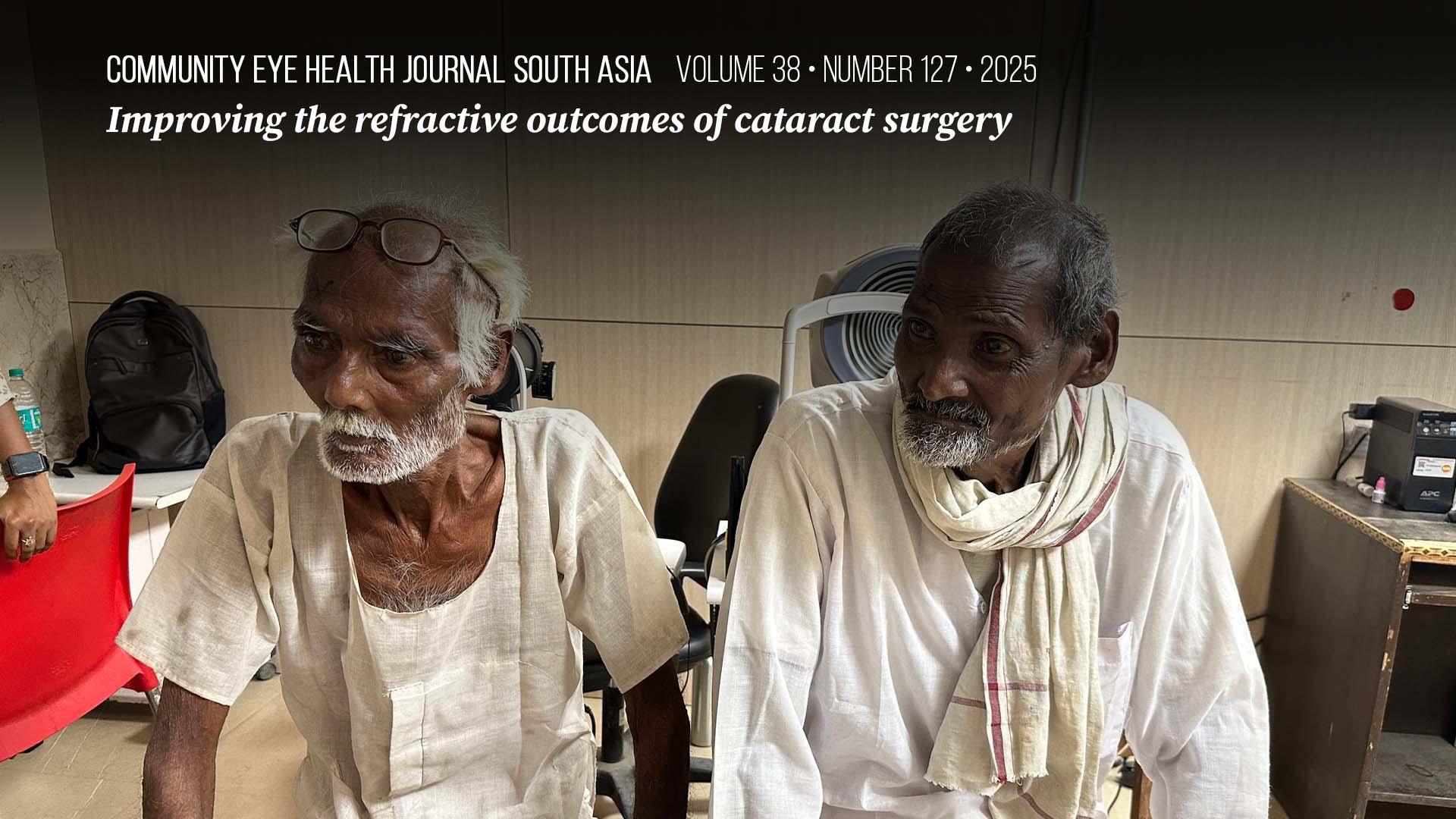 Two patients awaiting surgery, Mohammadi Hospital. INDIA (Photo: © Dr Shroffs Charity Eye Hospital/Peek Vision CC BY-NC-SA 4.0)