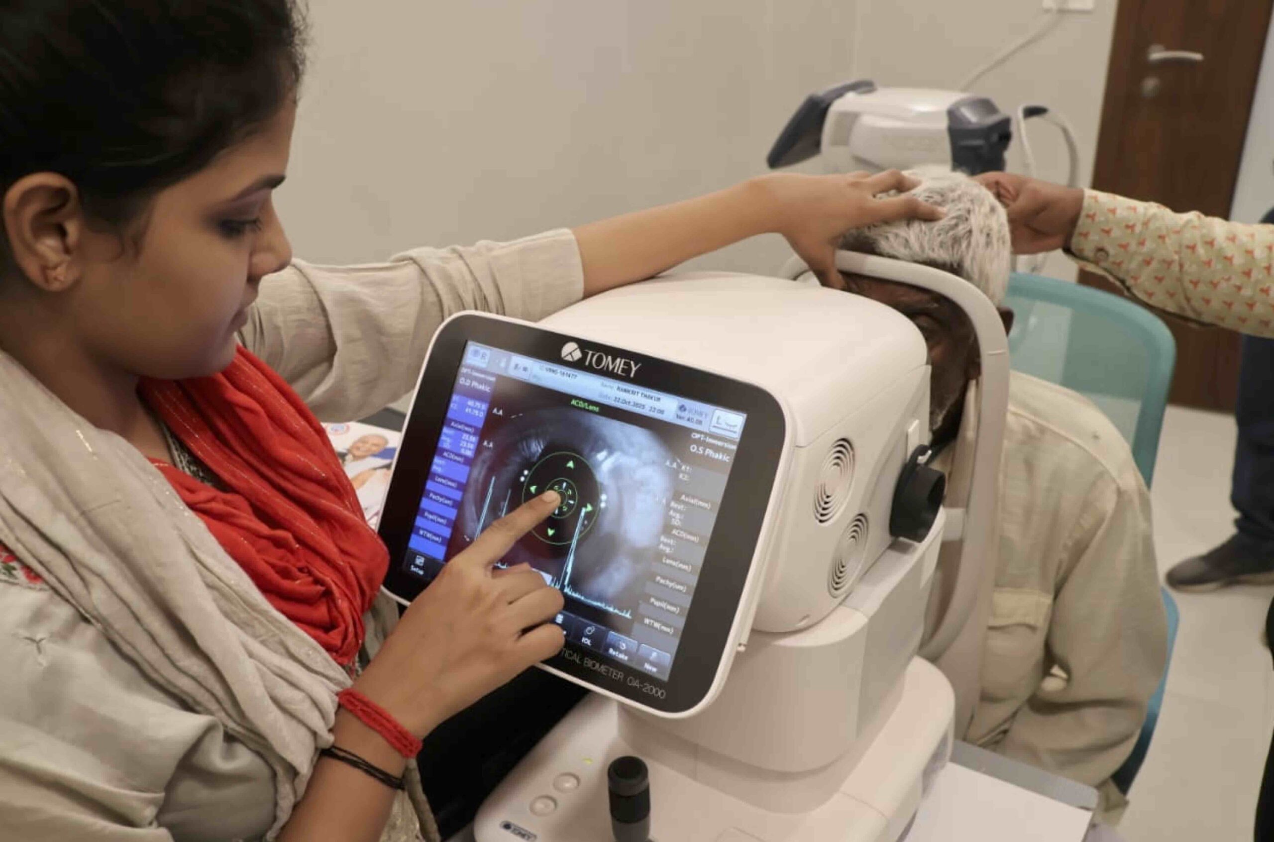An optical biometer. INDIA (Photo: © Pratyush Ranjan, ASG Eye Hospitals CC BY-NC-SA 4.0)