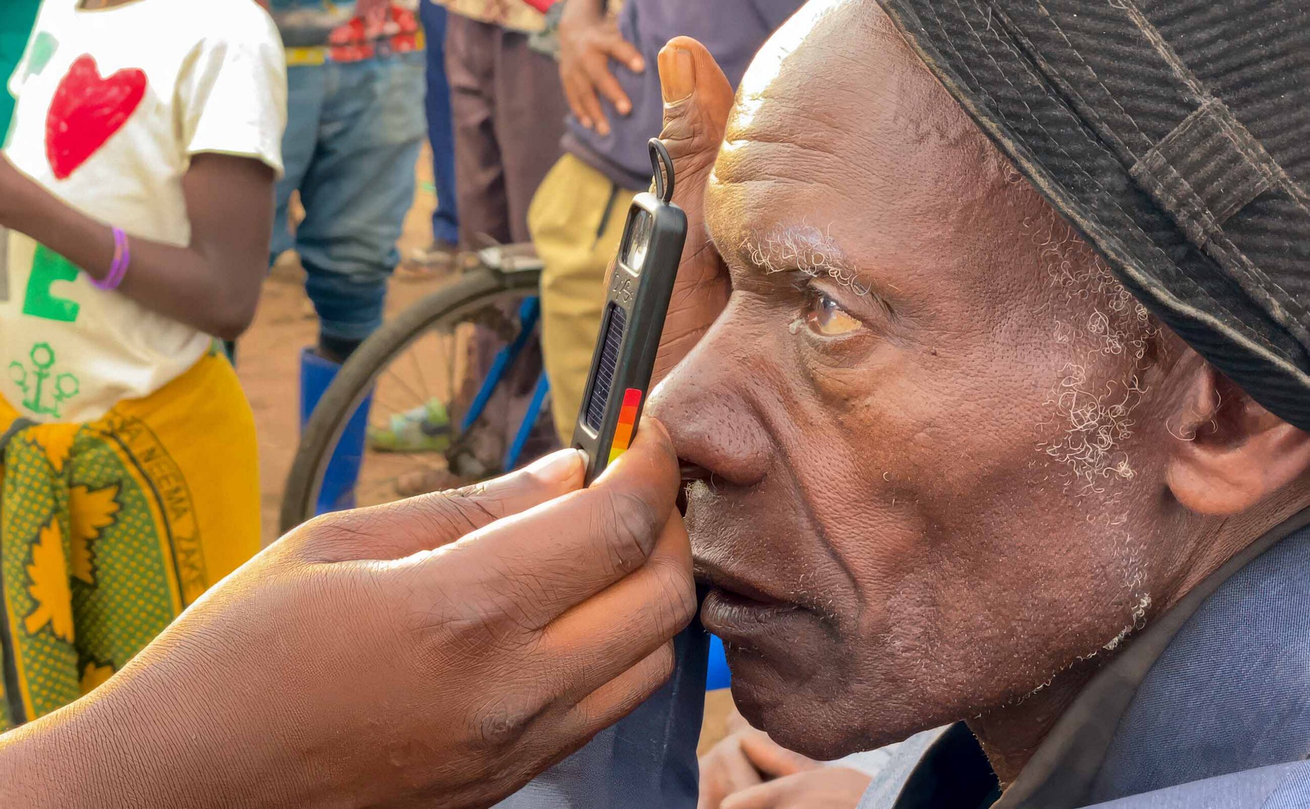 Screening provides an opportunity to start building patients’ trust in the eye care service. (Photo: © Andrew Blaikie, University of Aberdeen CC BY-NC-SA 4.0)